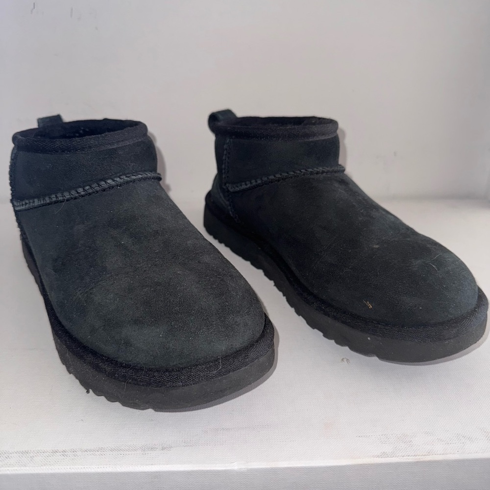 Ultra Mini Black Uggs